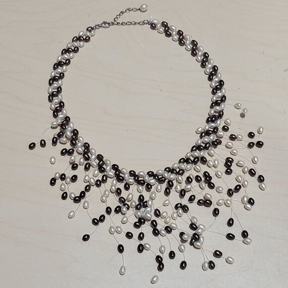 Pearl Cascade Bib Style Necklace White Gray Colors - Picture 11 of 11